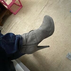 Guess HOT size 9 stiletto boots